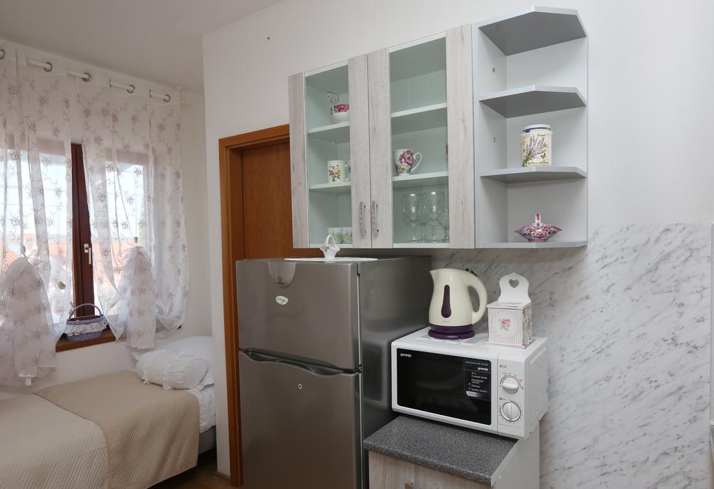 Apartmani Gloria Brodarica  Exterior foto